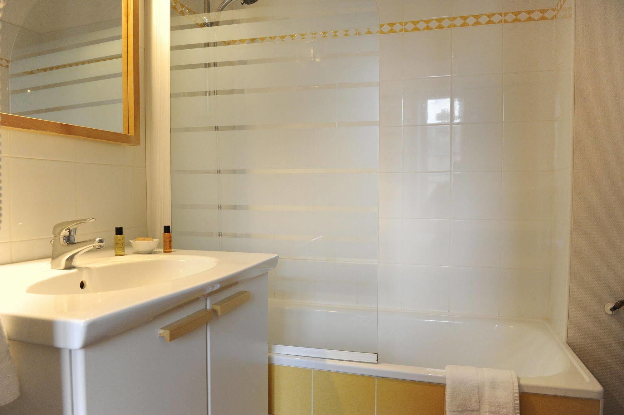 Hotel Aux Tamaris - Vue Mer Roscoff Ngoại thất bức ảnh