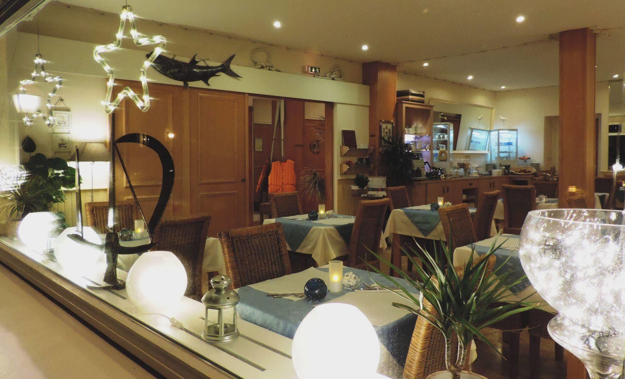 Hotel Aux Tamaris - Vue Mer Roscoff Ngoại thất bức ảnh